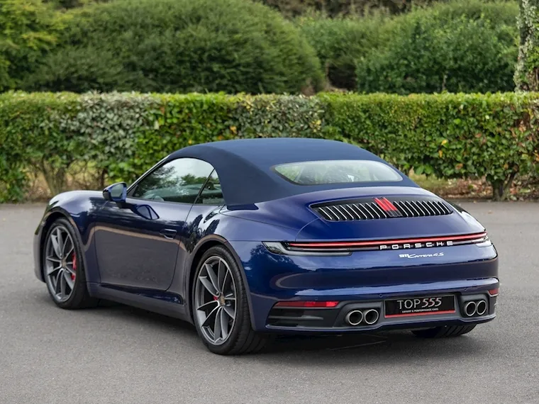 911 Carrera (992)