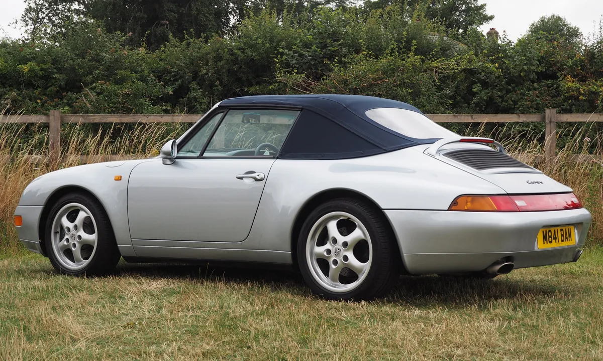 911 Carrera (993)
